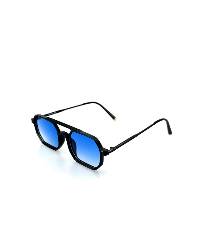 Stylish Blue Accessory for Casual Outfits