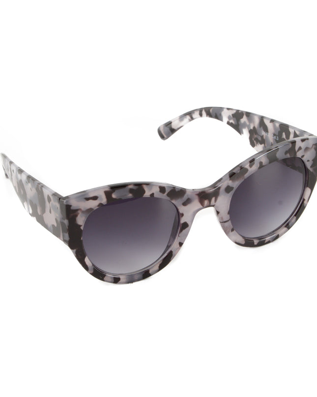 Oversized Gray Accessories for Contemporary Fashion